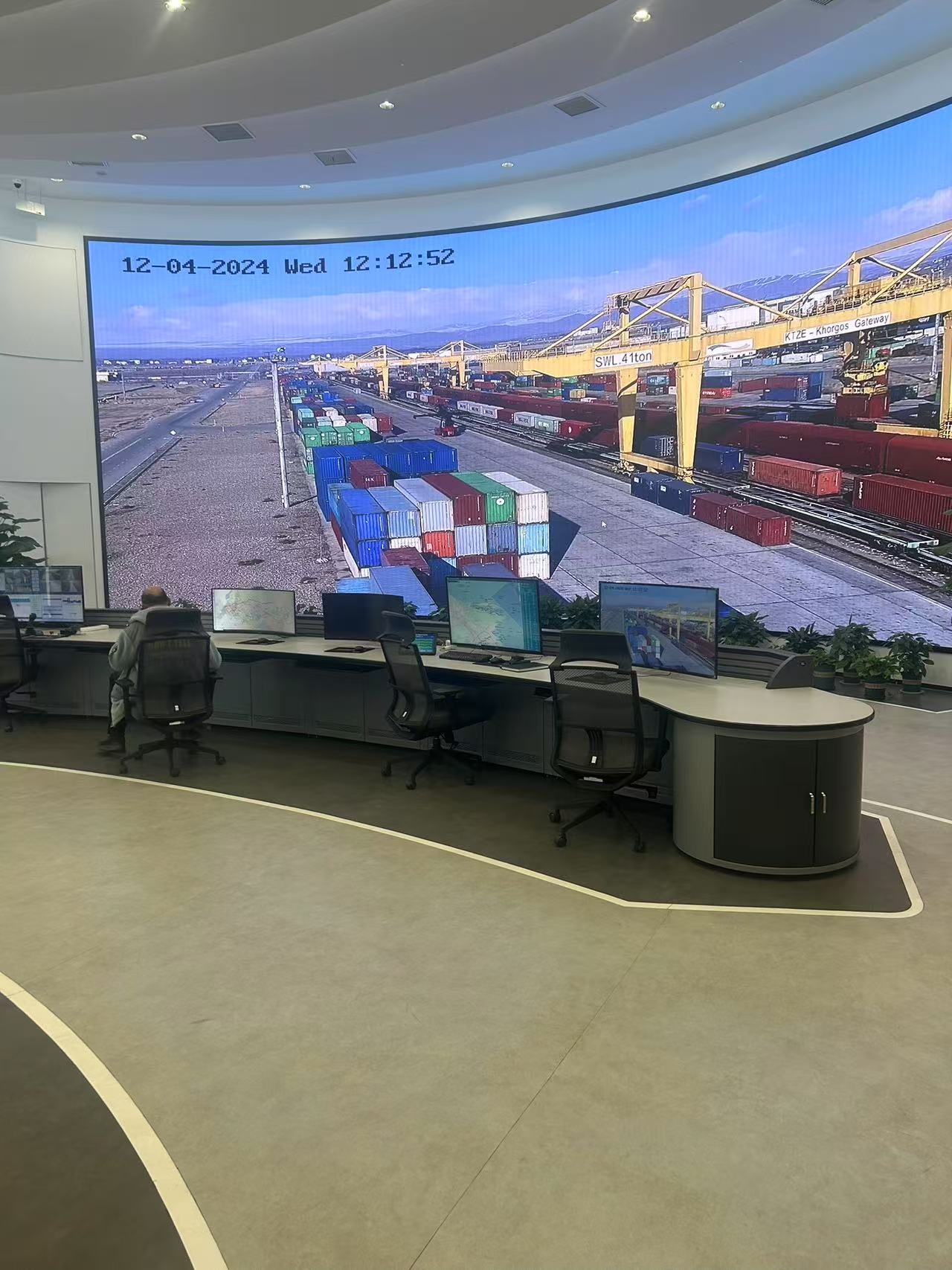 2025年2月-鷹米分區(qū)講解系統(tǒng)助力中哈物流展覽館煥發(fā)新聲<